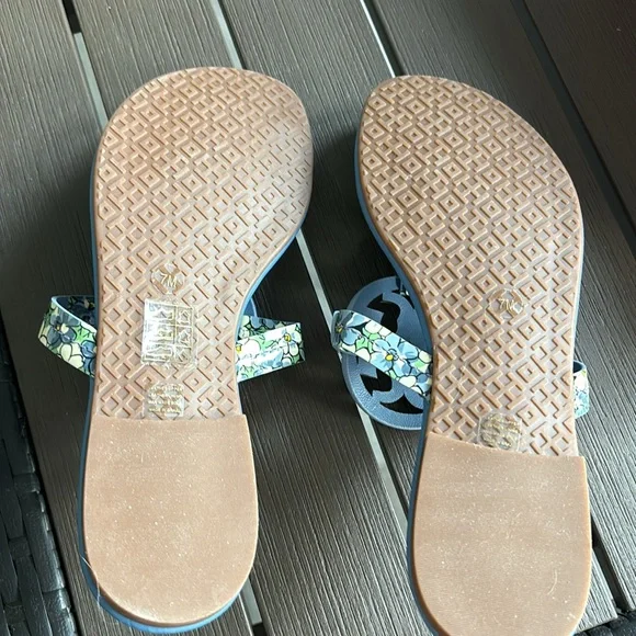 Tory Burch Sandals NWOT - Picture 3 of 5